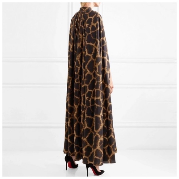 ❄️ Long Leopard Print Opera Cape - Picture 4 of 6